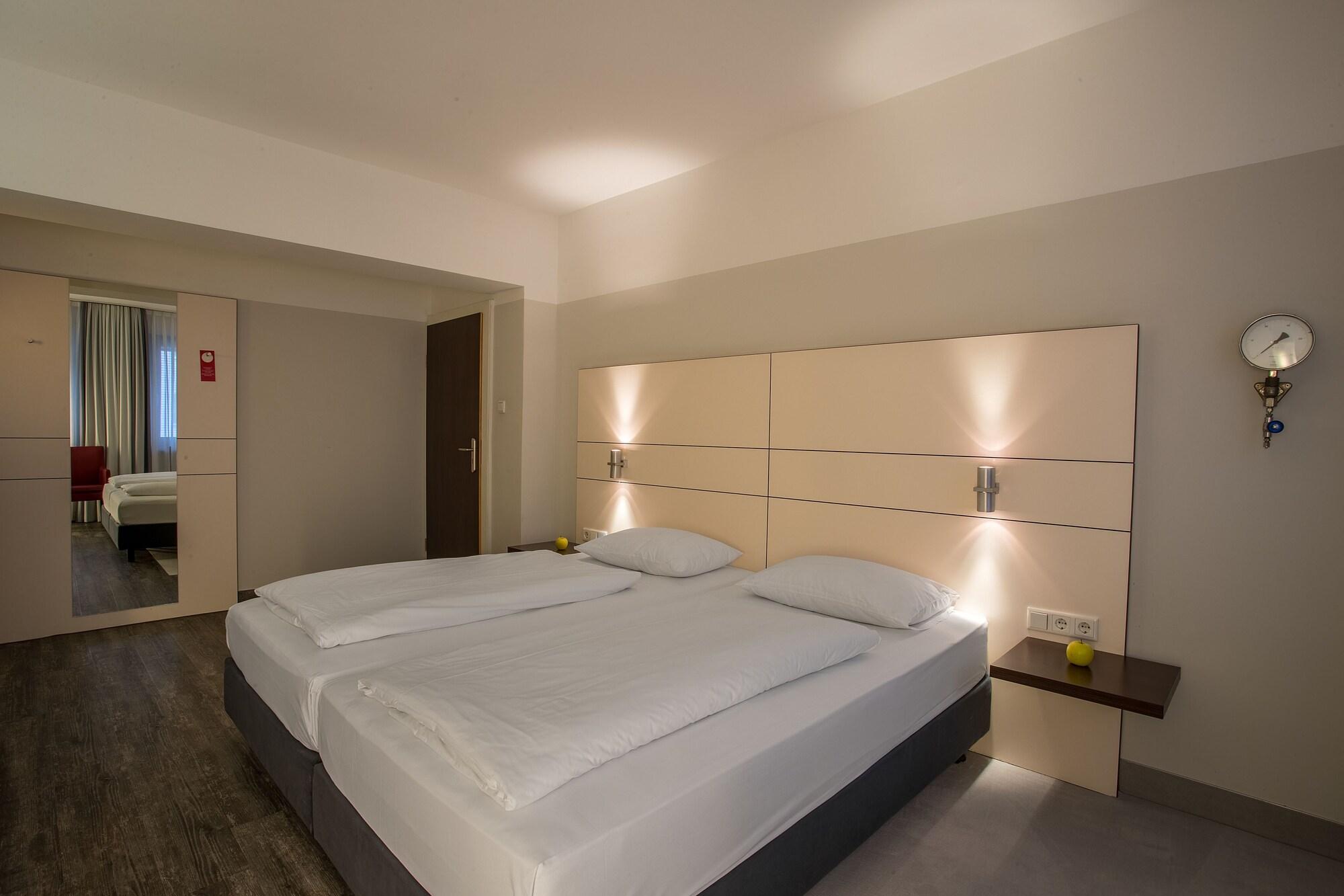 Ferrotel Duisburg - Partner Of Sorat Hotels Eksteriør billede